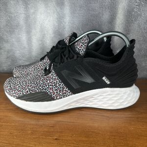 New Balance  Road Cheetah Print WROAVBV Black/Vivid Coral/White Women's Size 9.5